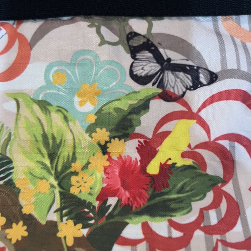 LeSportSac Flower and Butterflies Multicolored Crossbody Bag NWOT - Picture 2 of 13